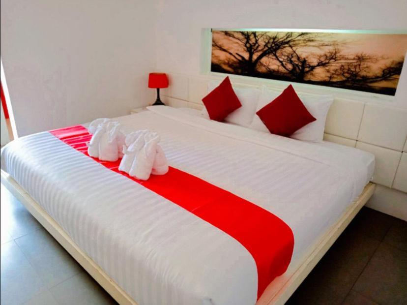 My Hotel Phuket Patong Exterior photo
